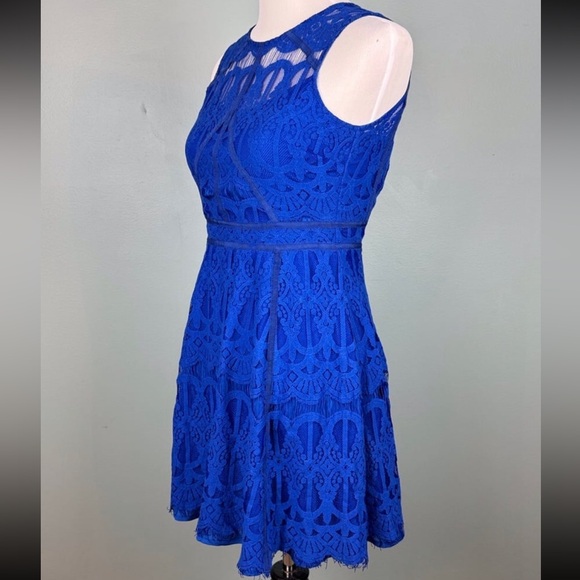 Romantic Dress - Picture 4 of 8